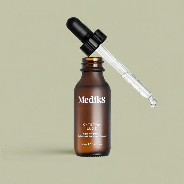 Travel C-Tetra Luxe sérum vitamina C 14% formato viaje Medik8 - Estetic Medic Garvin